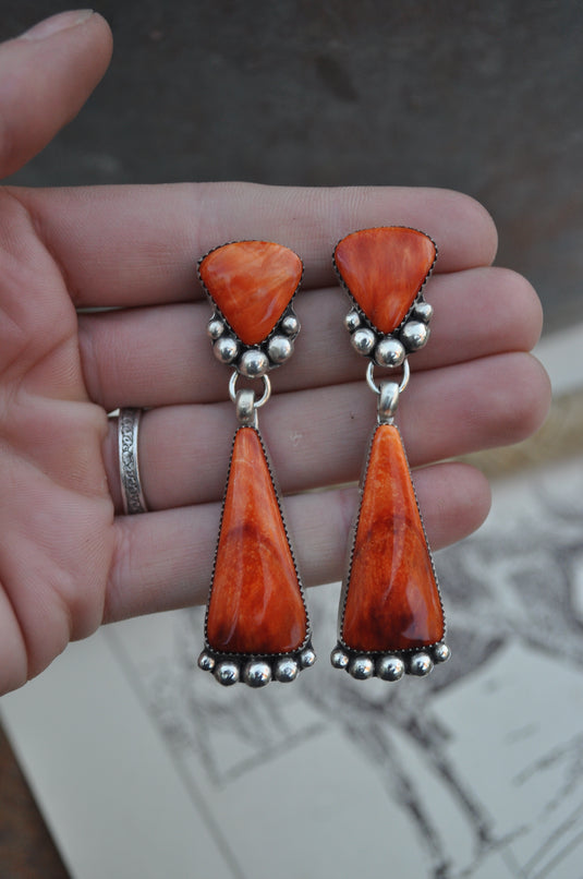 Translation missing: en.Spiny Oyster Earrings